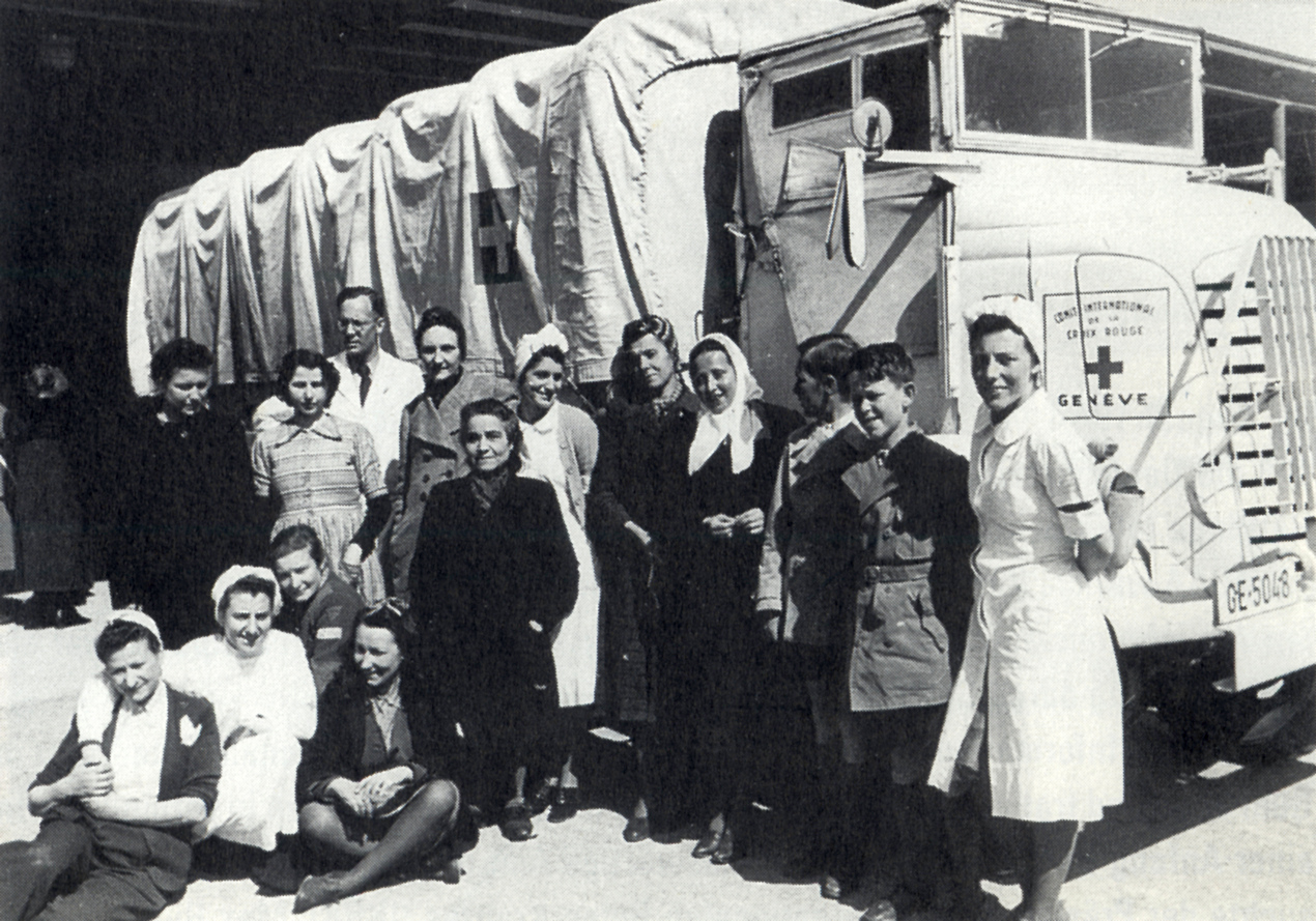 evacuation de françaises de ravensbrück par transport de la croix rougemai 1945