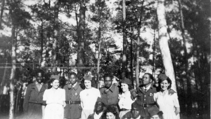 soldats coloniaux et leurs marraines laharie peut être